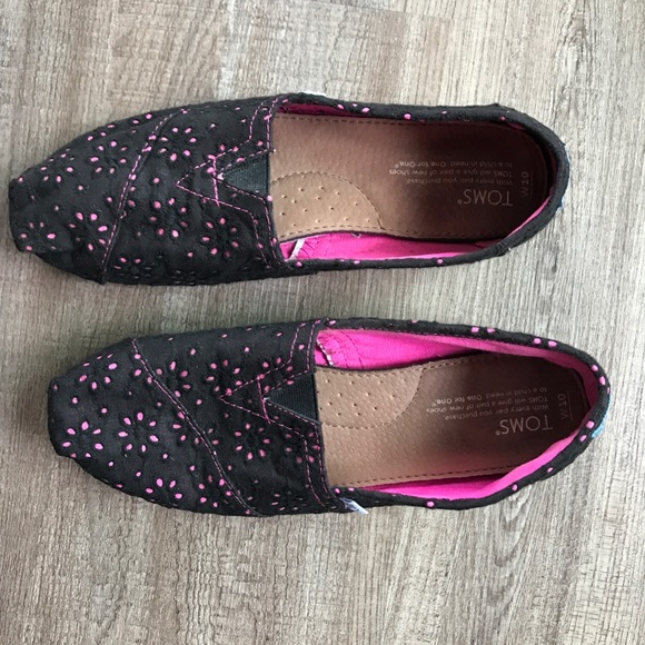 Sold on eBay • TOMS SIZE 10W BLACK PINK FLOWER - Picture 2 of 8
